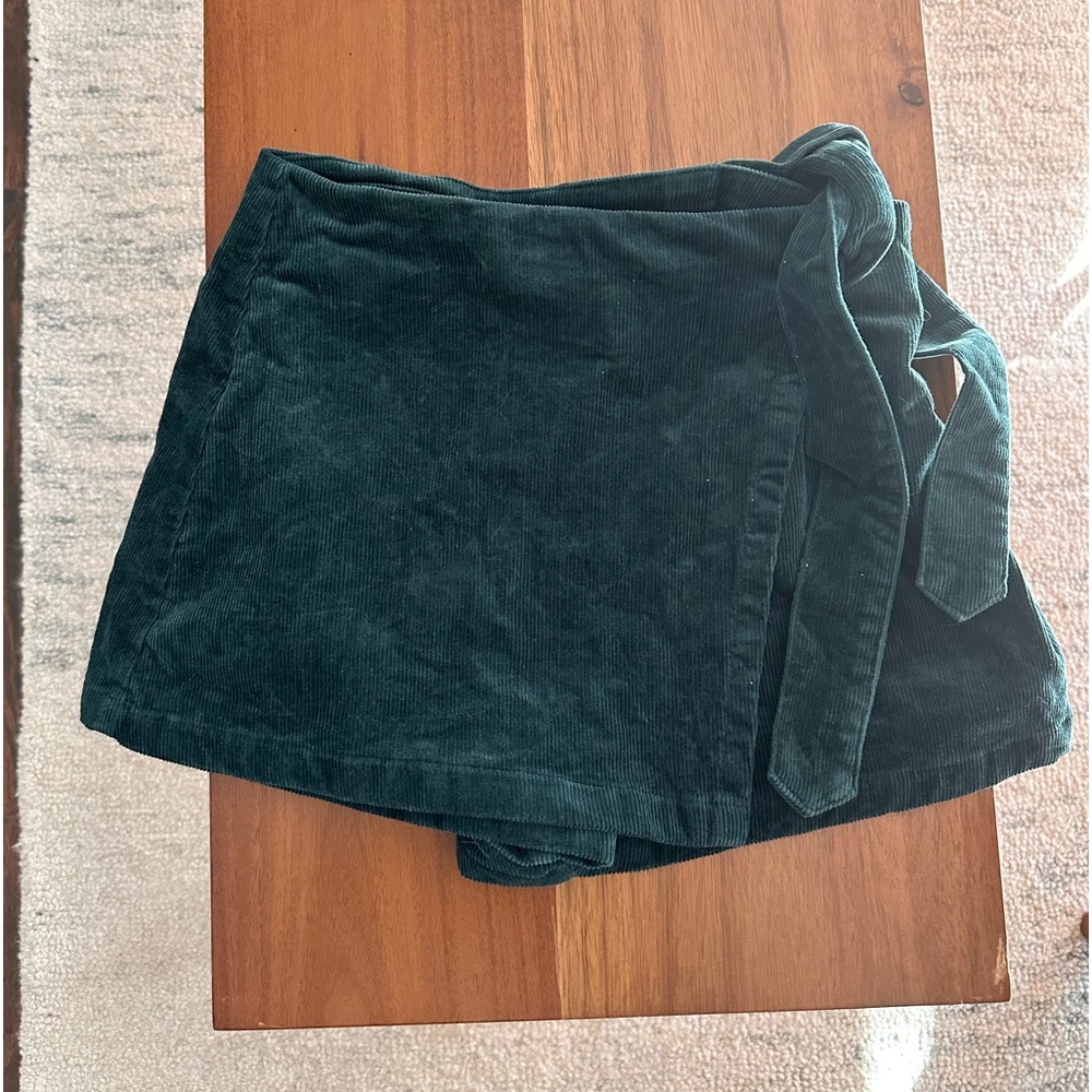 Green skirt size small